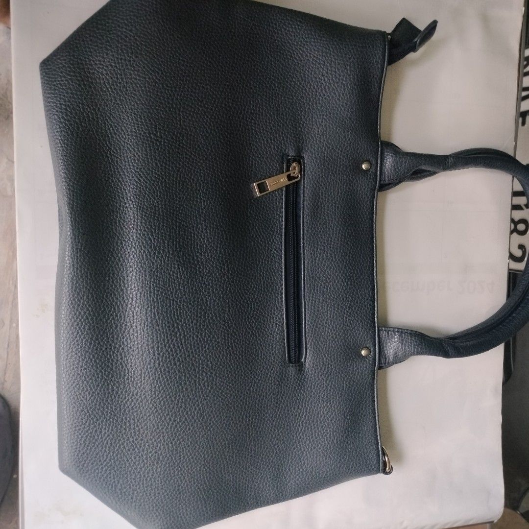 2in1 Document Bag (Category: Shoulder Bags) located in Pasig City. Submitted by hapibibiness (Listing ID 1362371771, Image 2). Description: Secosana Document Bag Lightly used No issue or flaws Has two zippered compartments with inner pockets for cellphone and 2 other smaller zippered pockets Can fit legal sized documents thick leatherette material and with thick lining inside.