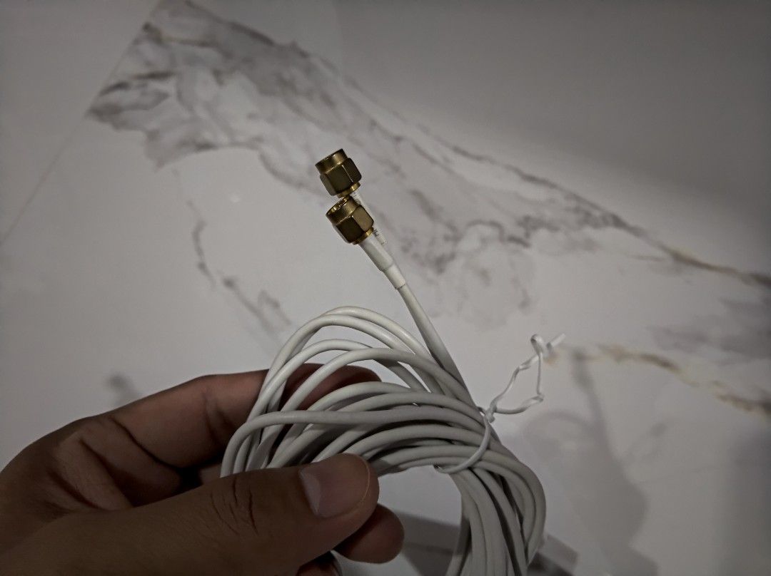 4G WiFi Router Antenna (Category: Networking) located in General Trias. Submitted by mervcorner (Listing ID 1362473120, Image 3). Description: Never use! Pwede gamitin sa routers or modem like huawei, globe and smart etc. Before purchase please access your login portal if nakikita or nasiset up iyong sa external/internal antenna kasi di lahat ng model compatible ito. Selling as is where it is. RFS: Decluttering Item Location: General Trias, Cavit