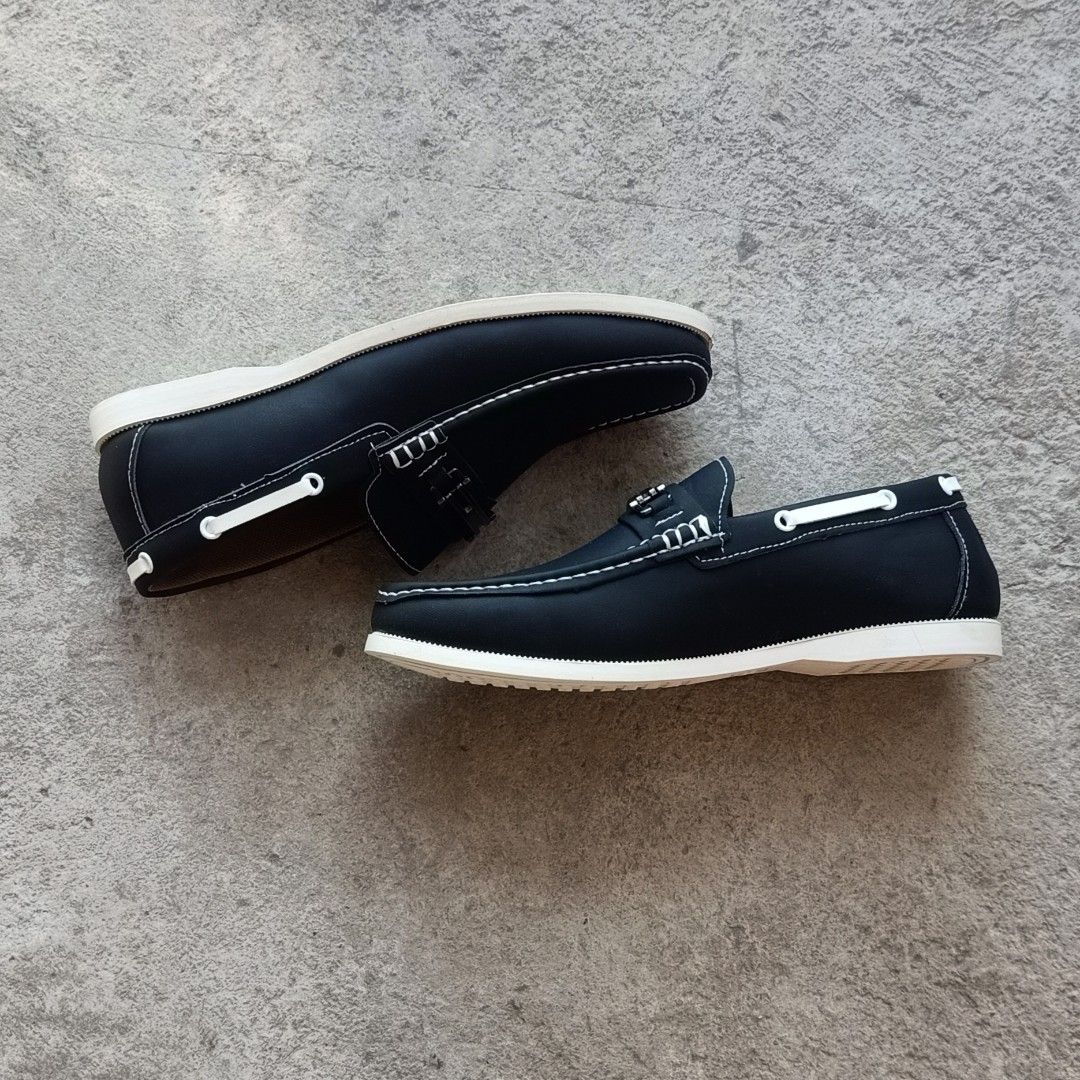 Across Men's Topsider Shoes (Category: Casual Shoes) located in Pasay City. Submitted by jay_gdz (Listing ID 1362310813, Image 2). Description: Across Men's Topsider Shoes Good for Formal/ Casual/ Office Size 41 Brand new (never pa nagamit) 10/10 Condition No issue rfs: wrong size - no box.
