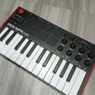 Akai MPK Mini mark III keyboard midi controller
