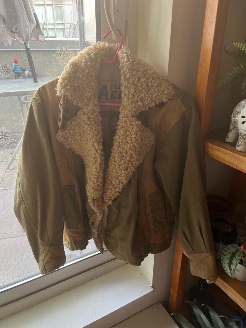 Amelia Earhart Vintage Jacket. Size m. Muted green and beige. Sheepskin, leather, cotton, polyester (Category: Clothes) located in Toronto. Submitted by tabithapietila (Listing ID 1362335395, Image 2). Description: .