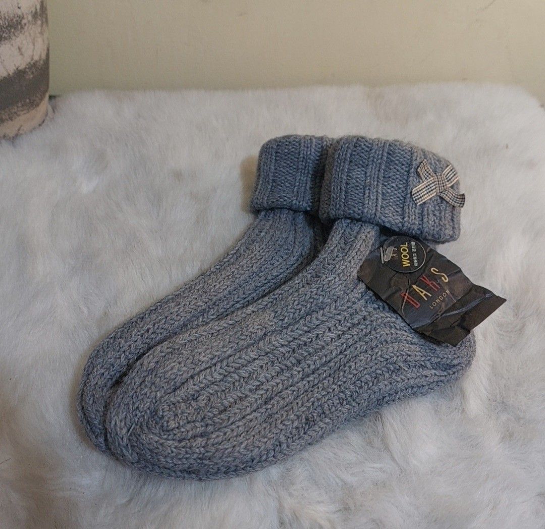 Authentic Daks London Winter Wool Socks (Category: Socks) located in Binangonan. Submitted by makoleksyon (Listing ID 1362416601, Image 1). Description: excellent condition like new no flaws free size bought in Japan 💯% Authentic Money back guarantee.