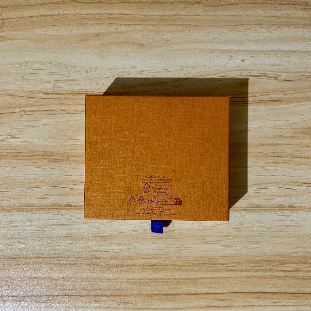 Authentic Louis Vuitton Box (Category: Luxury Bags & Wallets) located in Mandaluyong City. Submitted by kendru_03 (Listing ID 1362377770, Image 3). Description: Box Only Dimensions Width: 5.75" Depth: 5" Height: 1.5" Disclaimer: -Product color may slightly vary due to photographic lighting sources or your monitor settings. -Sizes of items listed in descriptions are approximate as measured. -The seller does not accept responsibility or liability f