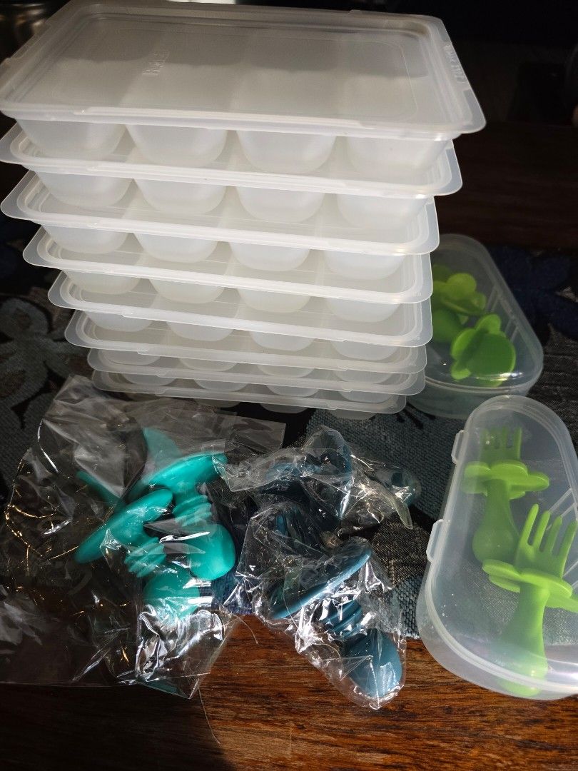 Baby Food Container & Utensils (Category: Weaning & Toddler Feeding) located in Pasig City. Submitted by kathyjoycereyes (Listing ID 1362382049, Image 1). Description: 800 pesos for everything..