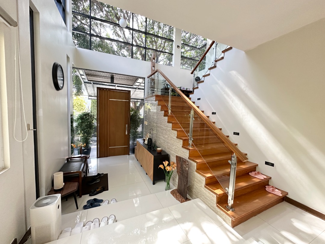 (Category: ) located in . Submitted by rightrealestate (Listing ID 1362400130, Image 1). Description: .