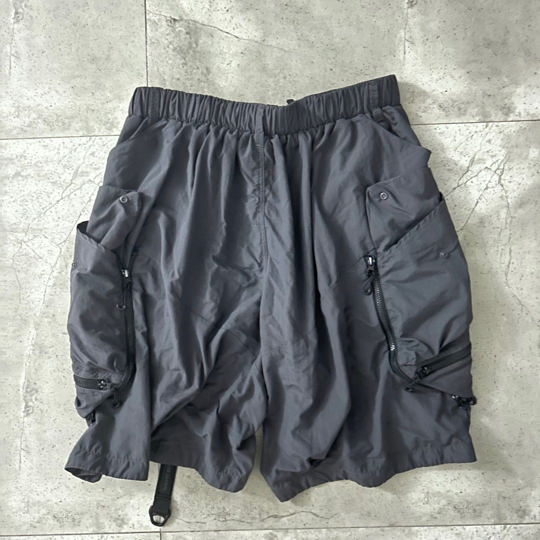 Black Wide Utility Tactical Shorts (Category: Shorts) located in Pasig City. Submitted by deteriortdmaterial (Listing ID 1362470960, Image 2). Description: Black Wide Utility Tactical Shorts Waist: 28-34 inches Rise: 15 inches Length: 23.5 inches Hem: 14 inches Price: 1700 + sf DM FOR PURCHASE.