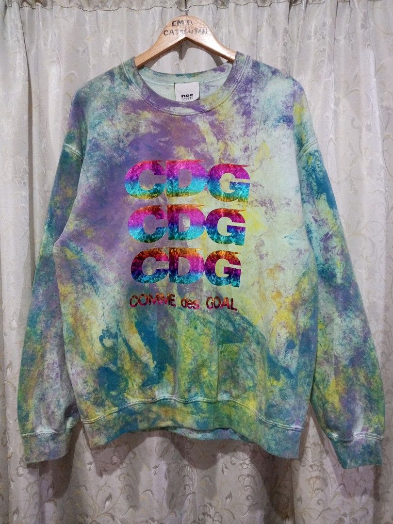 Cdg comme des goal jacket (Category: Coats, Jackets and Outerwear) located in Iligan City. Submitted by goldielooks143 (Listing ID 1362421220, Image 1). Description: les vetements des football bootleg cdg jacket. size large on tag, actual dimes 23" width x 28" length. excellent condition..