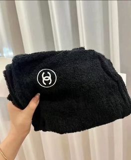 (Category: ) located in . Submitted by buysellcloset (Listing ID 1362356230, Image 1). Description: .