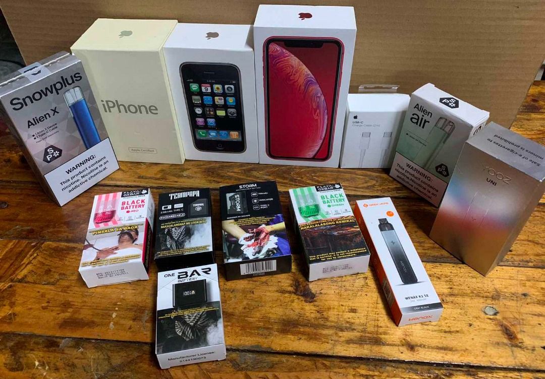 Device Batteries (Category: Massage Devices) located in Pasig City. Submitted by askabel (Listing ID 1362453795, Image 3). Description: all devices were used for only 1 pod. pagka ubos ng laman, dna ginamit. like new, working lahat.. still with their original box. 9 pcs. bought them for almost 2k. take all po tayo… package price. 1k na lang lahat props lang kahon ng mga cp, para hindi masita...
