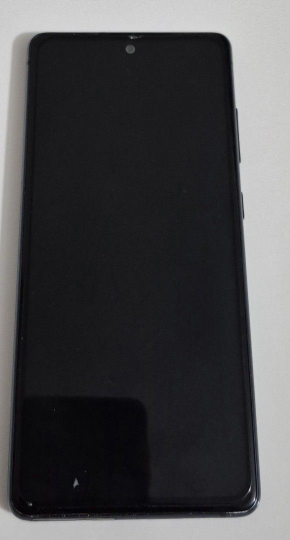 Galaxy S20 FE Cloud Navy 256GB (Category: Samsung) located in Singapore. Submitted by mjiavudeen (Listing ID 1362455631, Image 1). Description: condition is as good as new phone..