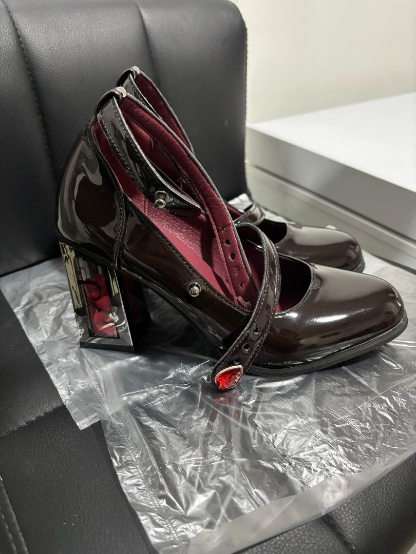 gothic rose heels (Category: Heels) located in Quezon City. Submitted by randomcatvideo (Listing ID 1362347215, Image 3). Description: og price is 1k selling this for 500 tried on once, doesnt fit me size 36 but best fits 35 if feet are wide.