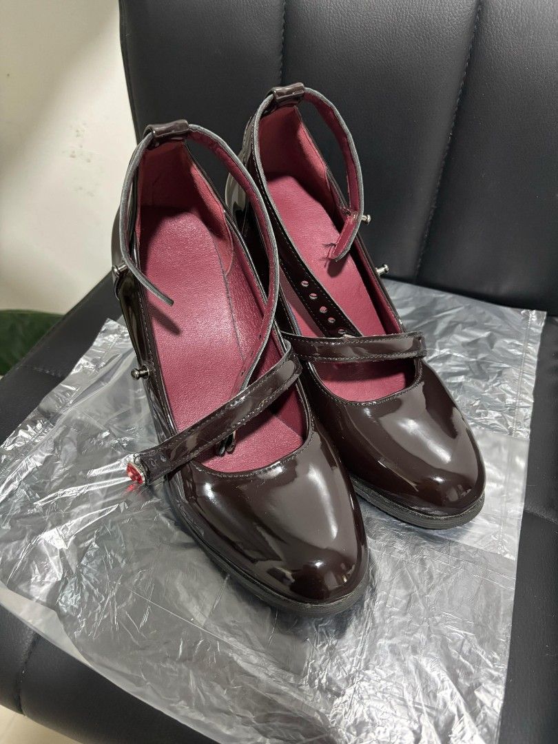 gothic rose heels (Category: Heels) located in Quezon City. Submitted by randomcatvideo (Listing ID 1362347215, Image 2). Description: og price is 1k selling this for 500 tried on once, doesnt fit me size 36 but best fits 35 if feet are wide.
