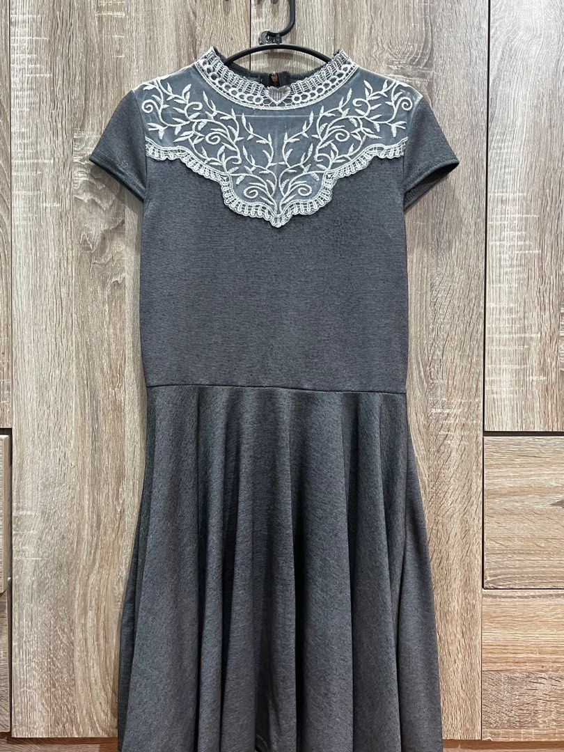 Grey (laced-top) dress (Category: Dresses) located in Taguig. Submitted by ccitemsss (Listing ID 1362372797, Image 1). Description: Fits S-M sizes. This item was used once only. Visit our shop for more items. Enjoy Shopping! 🛍️ Place your Order now 🛒 For inquiries, you may message us through chat. We will reply as soon as possible. .