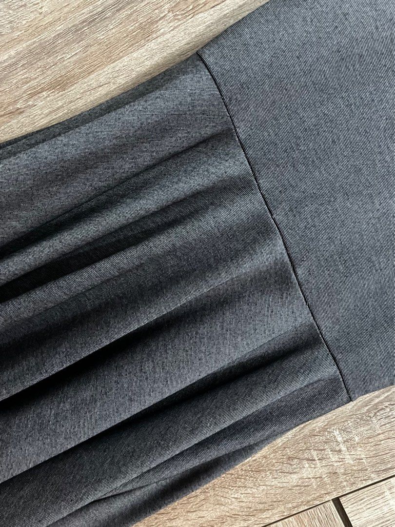 Grey (laced-top) dress (Category: Dresses) located in Taguig. Submitted by ccitemsss (Listing ID 1362372797, Image 3). Description: Fits S-M sizes. This item was used once only. Visit our shop for more items. Enjoy Shopping! 🛍️ Place your Order now 🛒 For inquiries, you may message us through chat. We will reply as soon as possible. .