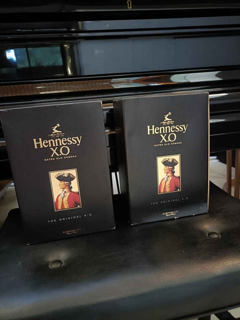Hennessy Extra Old Cognac (Category: Beverages) located in Davao. Submitted by ascendhomeware (Listing ID 1362480157, Image 3). Description: Spirit Type: Cognac Country: France ABV: 40% Bottle Size: 70cl (box not in best condition) Description: Hennessy XO is a premium cognac that is crafted using a blend of more than 100 eaux-de-vie (distilled wines) that have been aged for up to 30 years in French oak barrels. It's a complex and refined cognac 