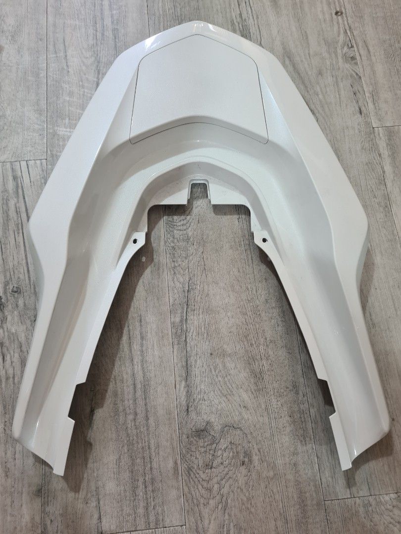 Honda PCX160 (Category: Body Parts and Accessories) located in Quezon City. Submitted by jederonn49 (Listing ID 1362340995, Image 1). Description: Brand-new condition Honda PCX160 grab bar fairings for 1,950 includes cover for top box. No issues whatsoever, genuine part/s po ito. RFS: No need Loc: Sanville Subd. Brgy. Culiat, QC.
