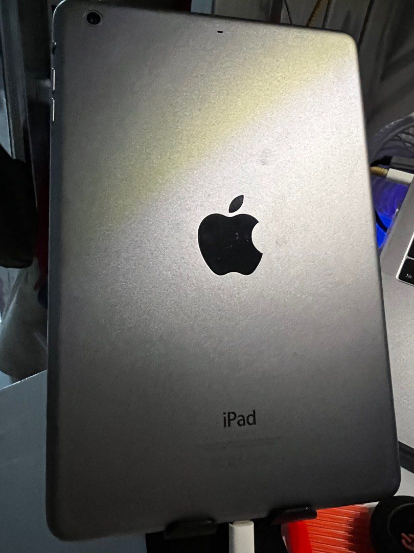 Ipad mini 2 (Category: iPad) located in San Pablo. Submitted by anshinsuru (Listing ID 1362418946, Image 1). Description: ipad mini 2. damaged LCD.