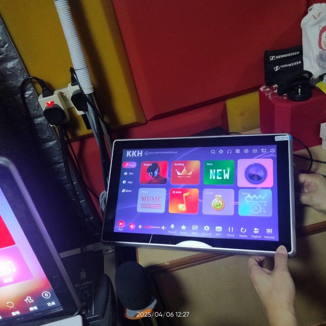 Karaoke Touch Screen System490212556737751041