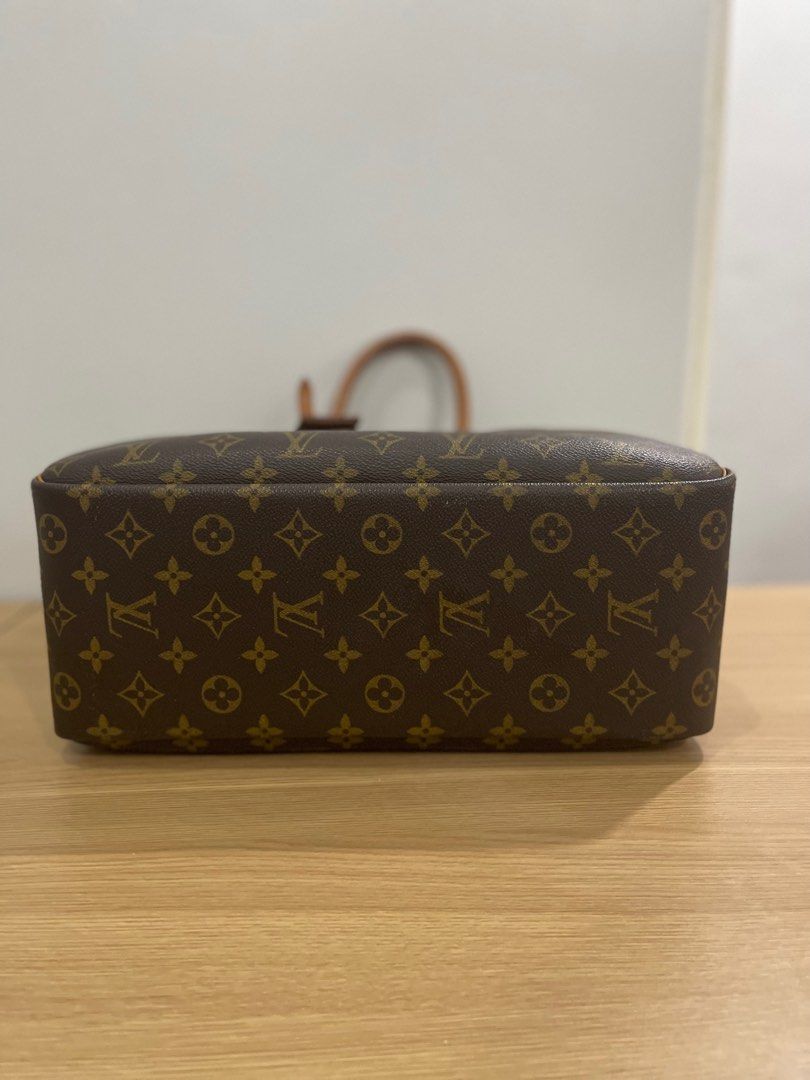 Louis Vuitton Monogram Deauville Bag (Category: Luxury Bags & Wallets) located in Makati City. Submitted by triftedandbranded (Listing ID 1362417181, Image 2). Description: Louis Vuitton Monogram Deauville Bag - Brown Slightly used with light scratches, but still in beautiful condition. Clean inside and out—classic elegance with timeless LV charm.