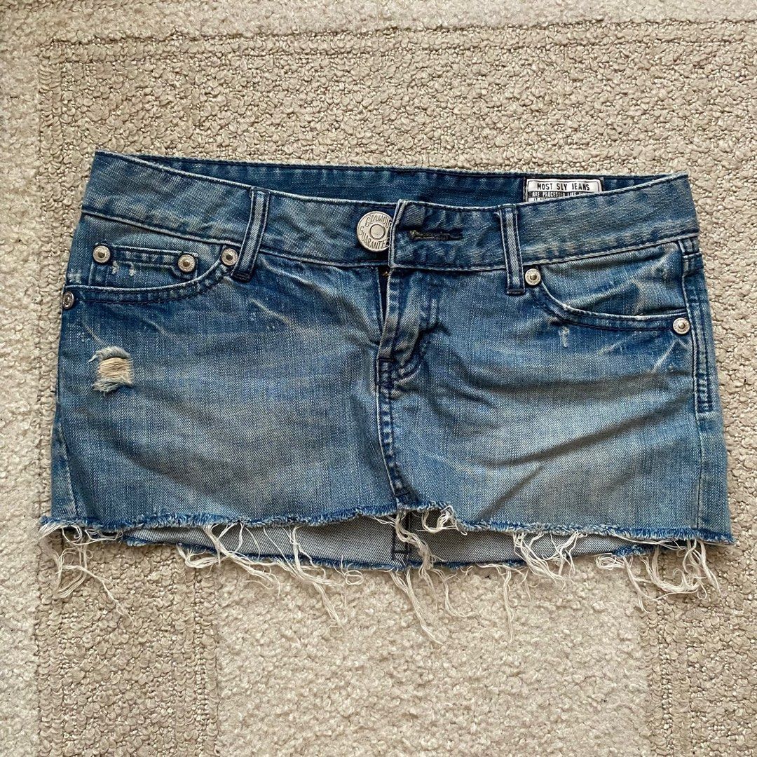 Low Waist / Micro Denim Skirt (Category: Skirts) located in Baguio. Submitted by from.deana (Listing ID 1362389637, Image 1). Description: Length 8.5” Waist 31” (low waist part).