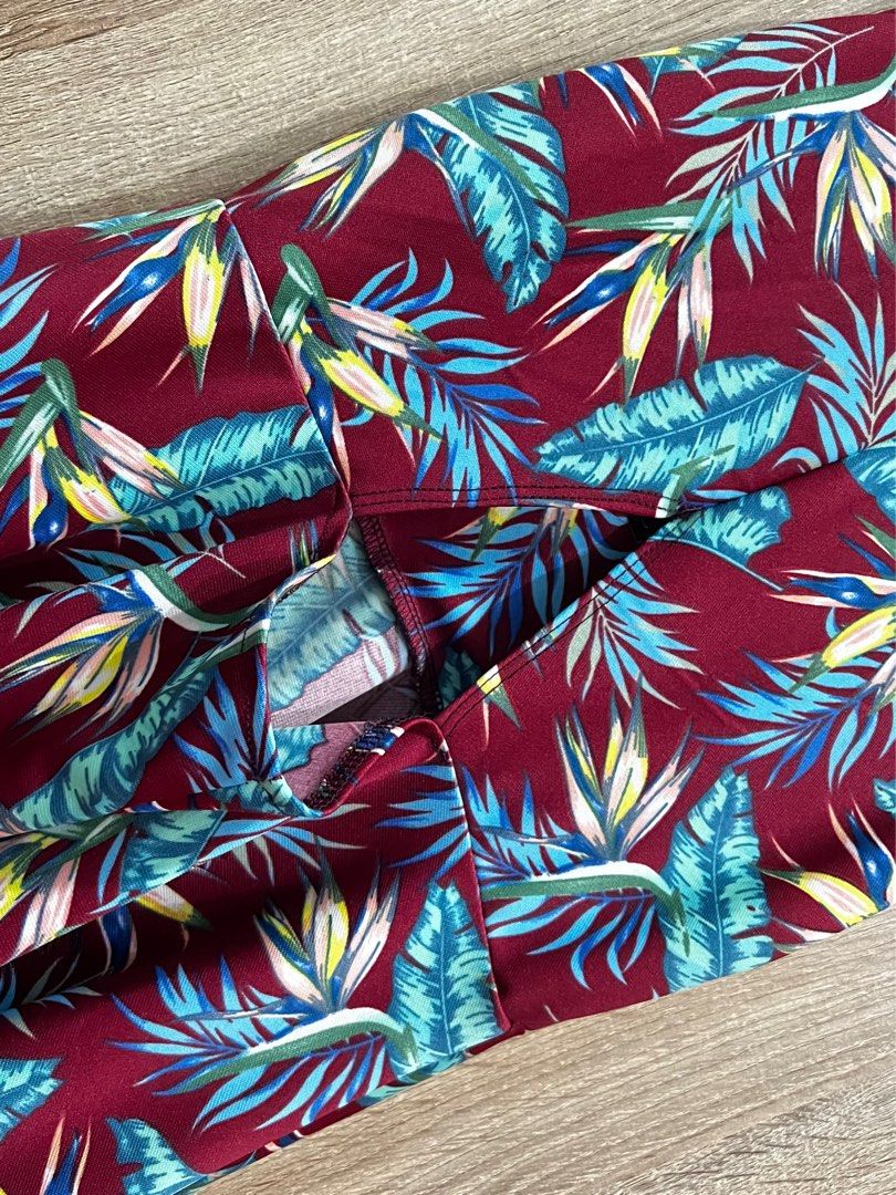 Maroon floral/printed dress (Category: Dresses) located in Taguig. Submitted by ccitemsss (Listing ID 1362370646, Image 3). Description: This item was used once only. Visit our shop for more items. Enjoy Shopping! 🛍️ Place your Order now 🛒 For inquiries, you may message us through chat. We will reply as soon as possible. .
