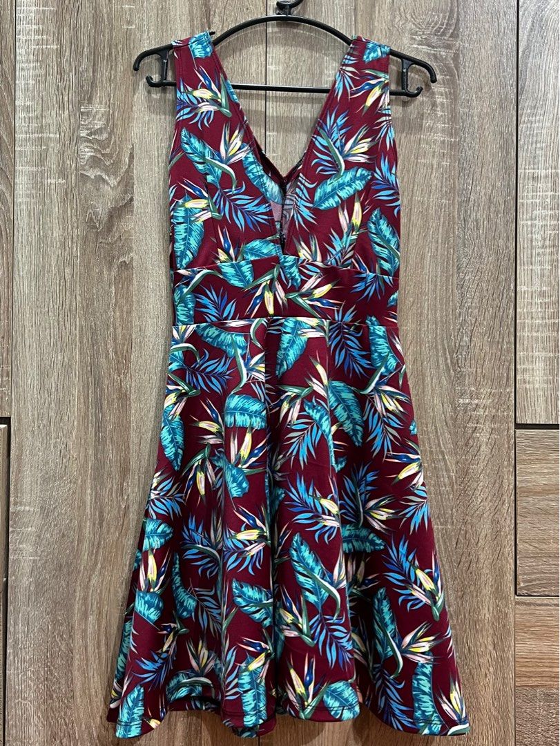Maroon floral/printed dress (Category: Dresses) located in Taguig. Submitted by ccitemsss (Listing ID 1362370646, Image 1). Description: This item was used once only. Visit our shop for more items. Enjoy Shopping! 🛍️ Place your Order now 🛒 For inquiries, you may message us through chat. We will reply as soon as possible. .