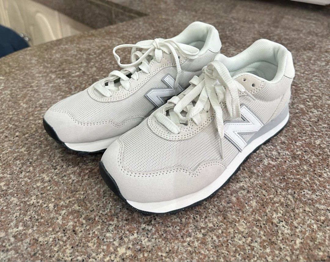 New Balance 515 (Category: Sneakers) located in Manila. Submitted by _essentials_ (Listing ID 1362318417, Image 1). Description: .