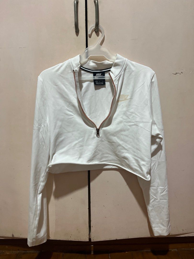 Nike air cropped long sleeves (Category: Longsleeves) located in Manila. Submitted by Alliahmaeee (Listing ID 1362411639, Image 2). Description: Price is negotiable Size: Large Rfs: dont use it much.
