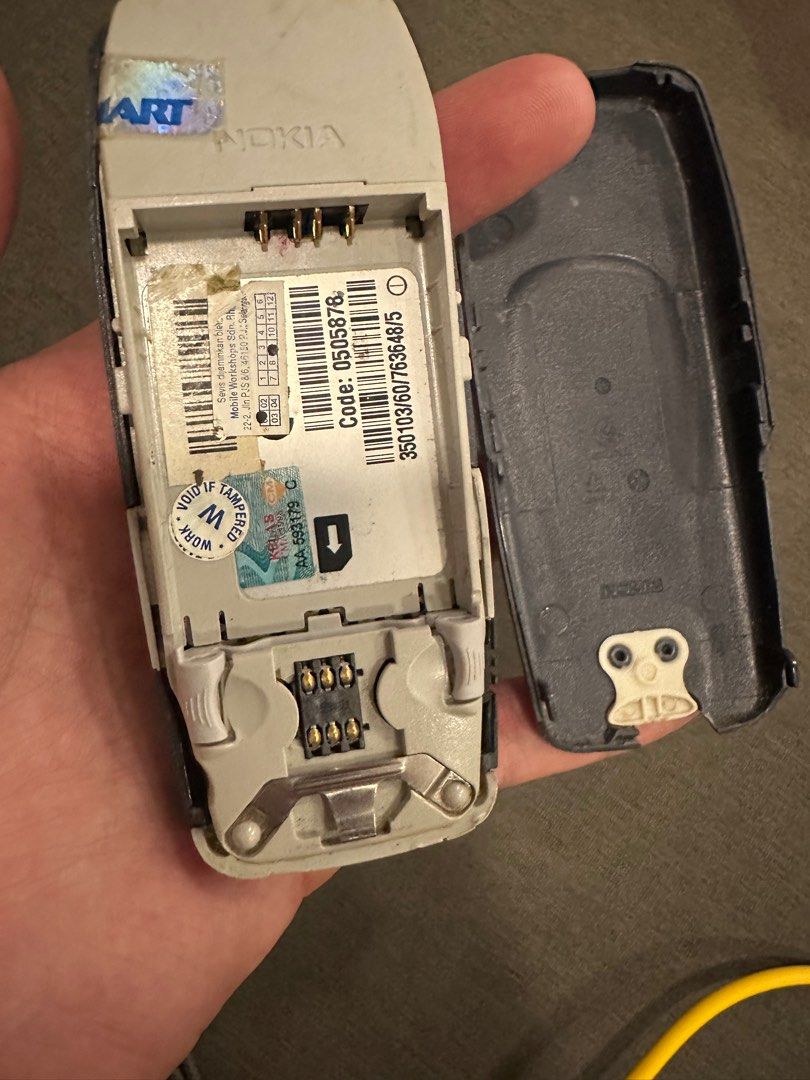 Nokia 3310 (Category: Early Generation Mobile Phones) located in Singapore. Submitted by tzesheu94226 (Listing ID 1362465049, Image 3). Description: Nokia 3310 without charger .
