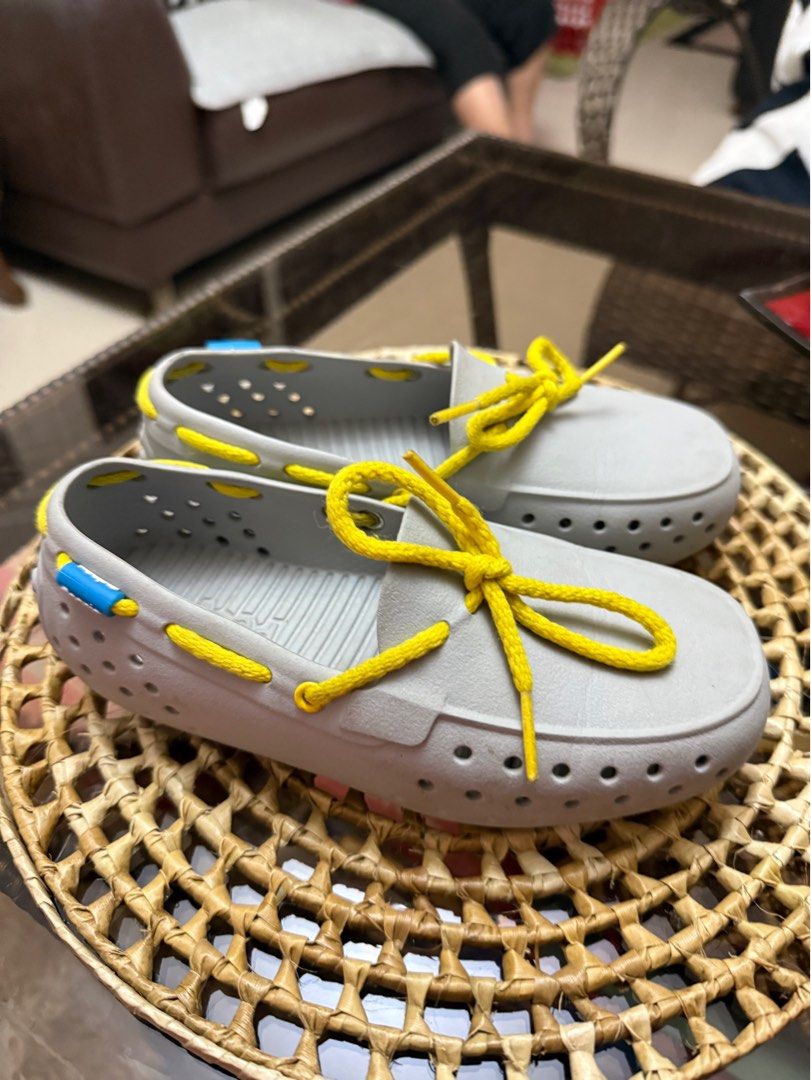 People Kids Shoes (Category: Babies & Kids Fashion) located in Lipa City. Submitted by clacla_28 (Listing ID 1362479977, Image 1). Description: No issues Di masydo nagamit Outgrown .