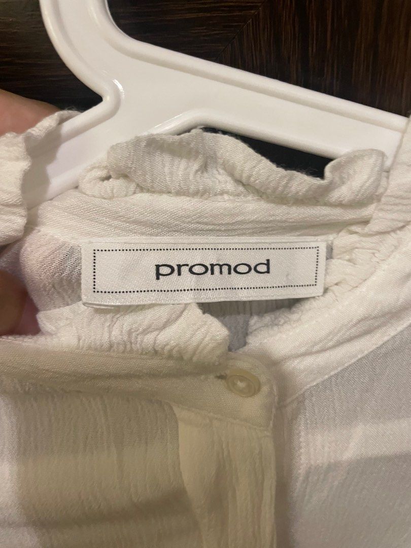 Promod White Bell Sleeve Blouse (Category: Blouses) located in Mandaluyong City. Submitted by _buymystuff_ (Listing ID 1362398248, Image 3). Description: Nice and dainty top! RFS: Decluttering.