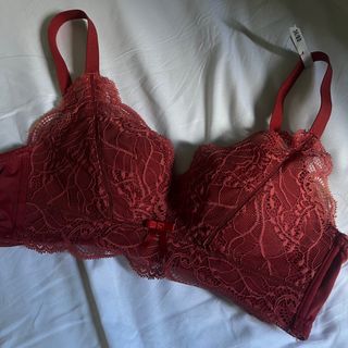 (Category: ) located in . Submitted by sunsoutfitsout (Listing ID 1362396253, Image 1). Description: .