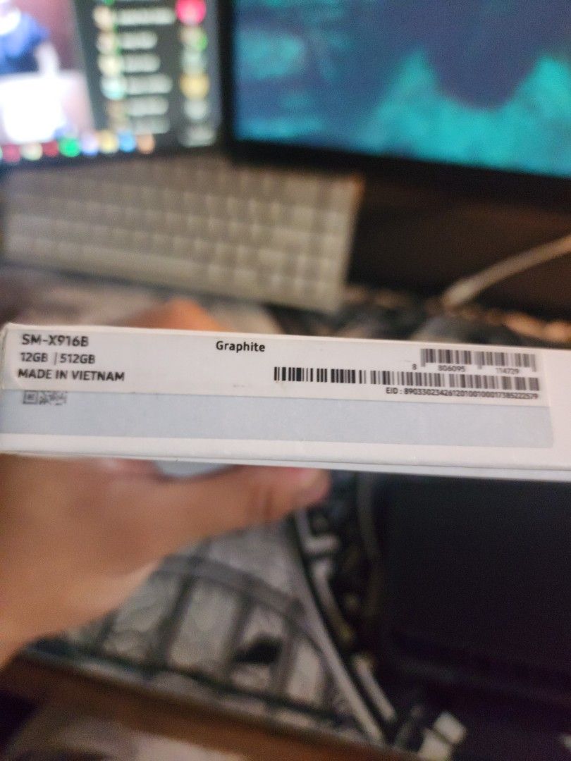 Samsung Galaxy Tab S9 Ultra (Category: Android) located in Las Pinas. Submitted by karlcantillas.22 (Listing ID 1362367904, Image 2). Description: Samsung Galaxy Tab S9 Ultra 5G 12/512GB Cosmetic condition: 99% Smooth, slight showing of use but always protected with a case Performance condition - Like New, 100% smooth, check up to sawa! Freebies: Nilkin flip case, matte screen protector.