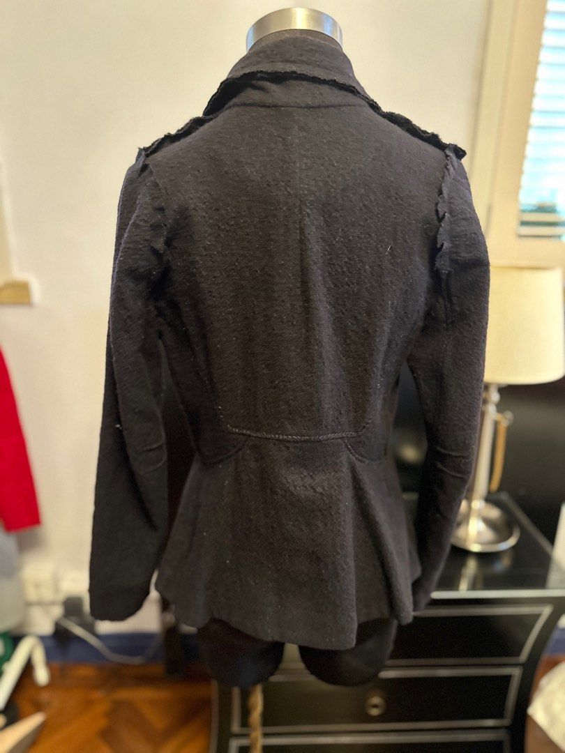Shiatsy Chen jacket （分類：外套及戶外衣服）位於 Hong Kong。 由 declutter-queen 提交（商品編號 1362395132，圖片 4）。簡介： 。