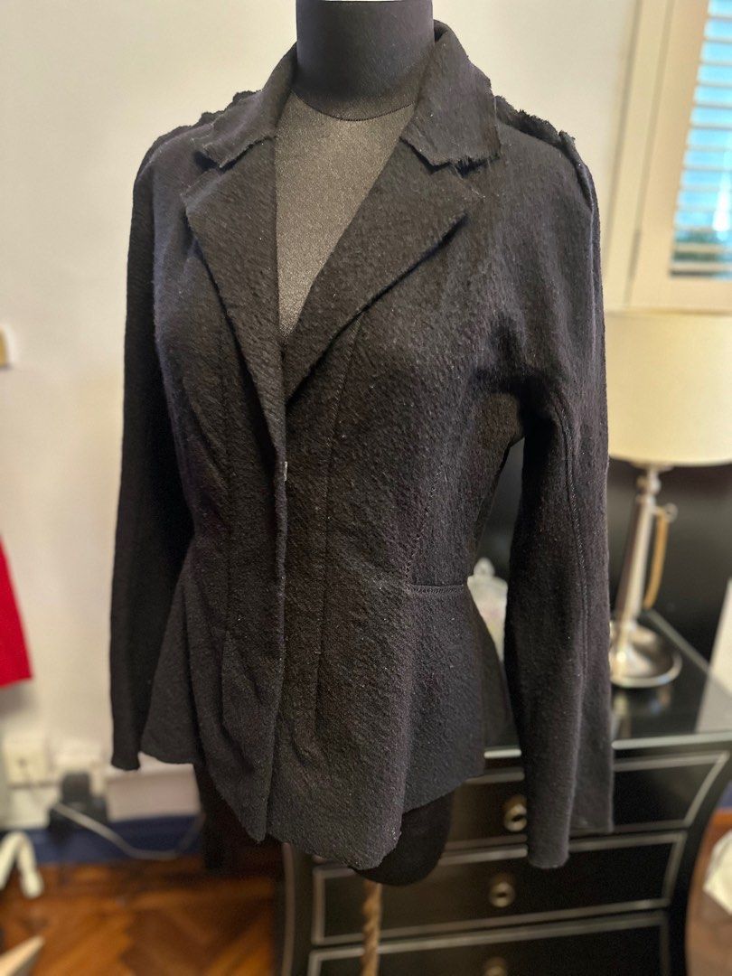 Shiatsy Chen jacket （分類：外套及戶外衣服）位於 Hong Kong。 由 declutter-queen 提交（商品編號 1362395132，圖片 2）。簡介： 。