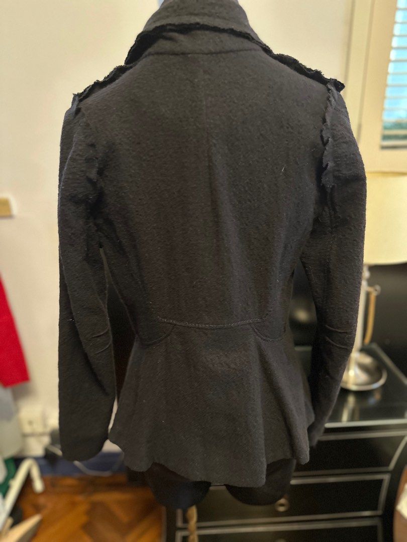 Shiatsy Chen jacket （分類：外套及戶外衣服）位於 Hong Kong。 由 declutter-queen 提交（商品編號 1362395132，圖片 3）。簡介： 。