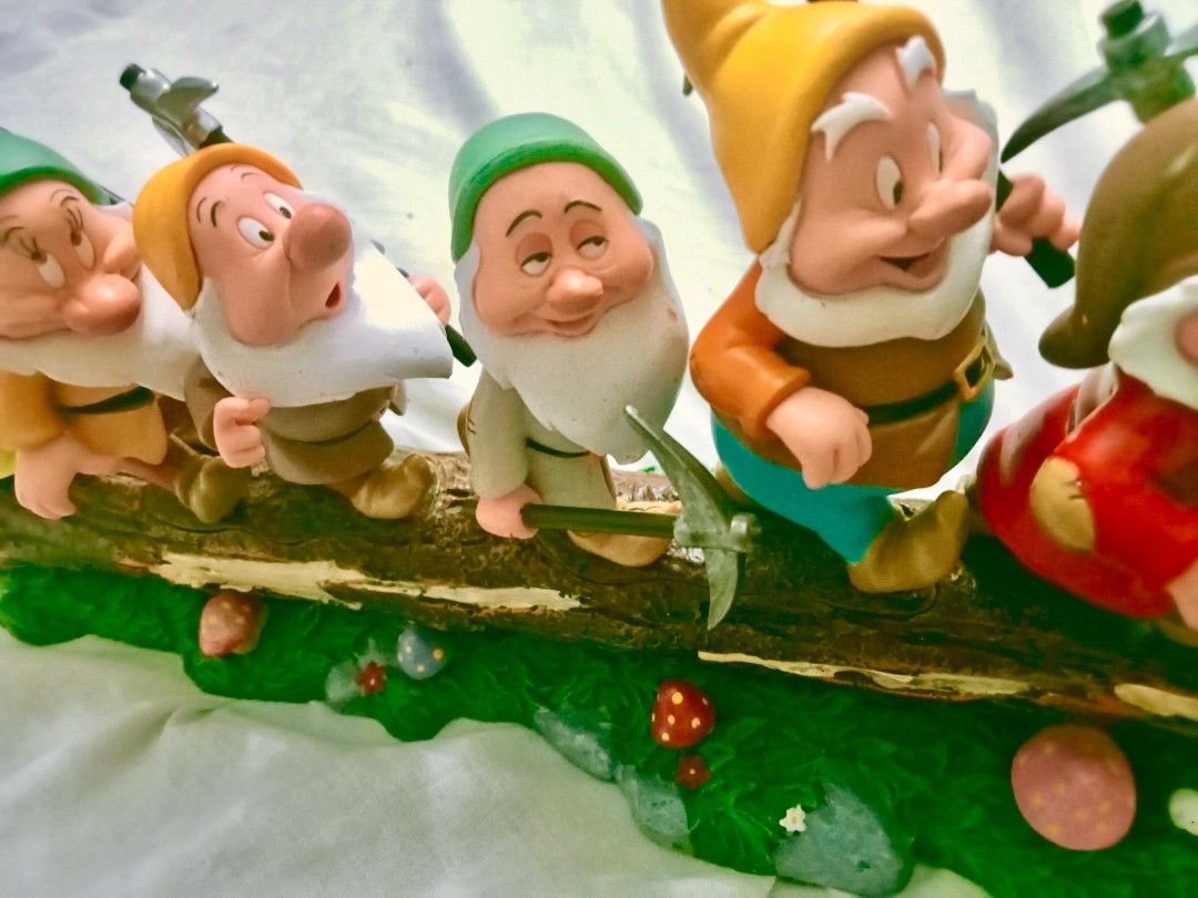 Snow White and the seven dwarfs d (Category: Figurines & Statues) located in Quezon City. Submitted by gonocampoart (Listing ID 1362475124, Image 2). Description: 4 inches tall plus additional for the base Heavy made out from resin and vinyl.