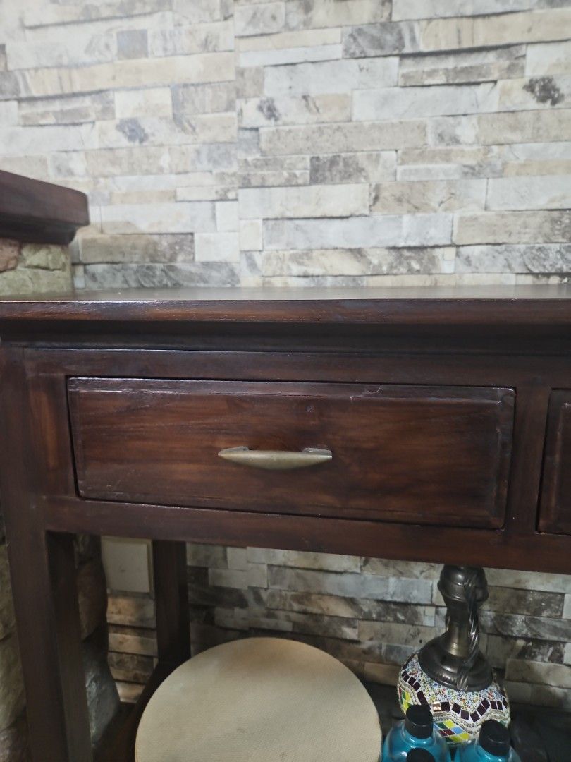 TV Console (Category: Other Home Furniture) located in Singapore. Submitted by izkhnn (Listing ID 1362448721, Image 2). Description: good condition. letting go as new furniture is cmg..