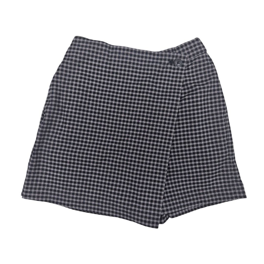 Uniqlo Smart Skort (Check) (Category: Skirts) located in Manila. Submitted by tif.decluttertime (Listing ID 1362437045, Image 1). Description: SRP: ₱1,290.00 Color: 69 Navy Purchased at: UNIQLO SM San Lazaro.