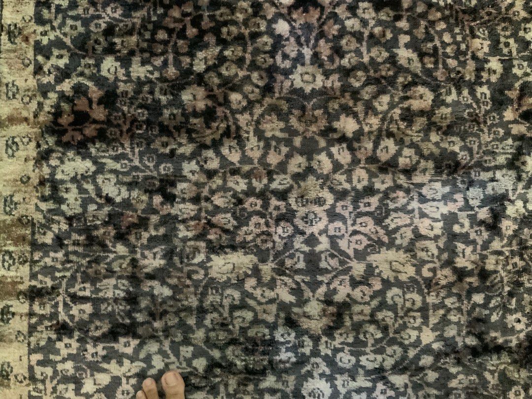 Vintage pakistani oriental carpet (Category: Carpets, Mats & Flooring) located in Pasig City. Submitted by franny26 (Listing ID 1362372396, Image 3). Description: Handmade pakistani carpet 48x 58 inc.