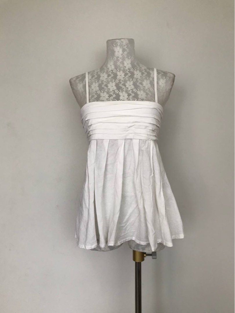 white summer top (Category: Others Tops) located in Makati City. Submitted by secondmuse_ (Listing ID 1362372874, Image 1). Description: .