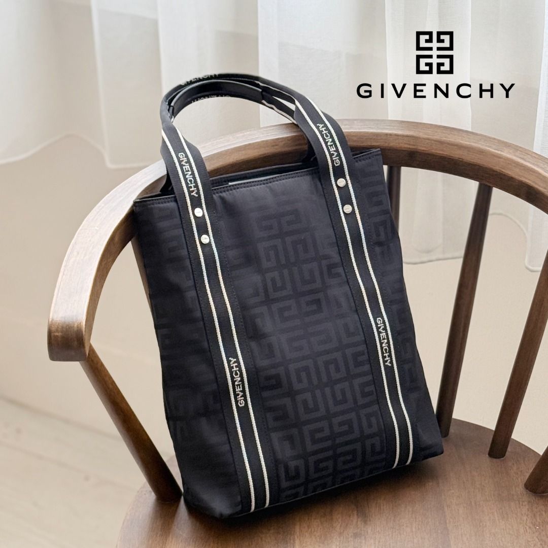 中古正品<稀有極新美品> Givenchy Vintage ジバンシィ 中古正品<稀有極新美品> Givenchy Vintage ジバンシィ