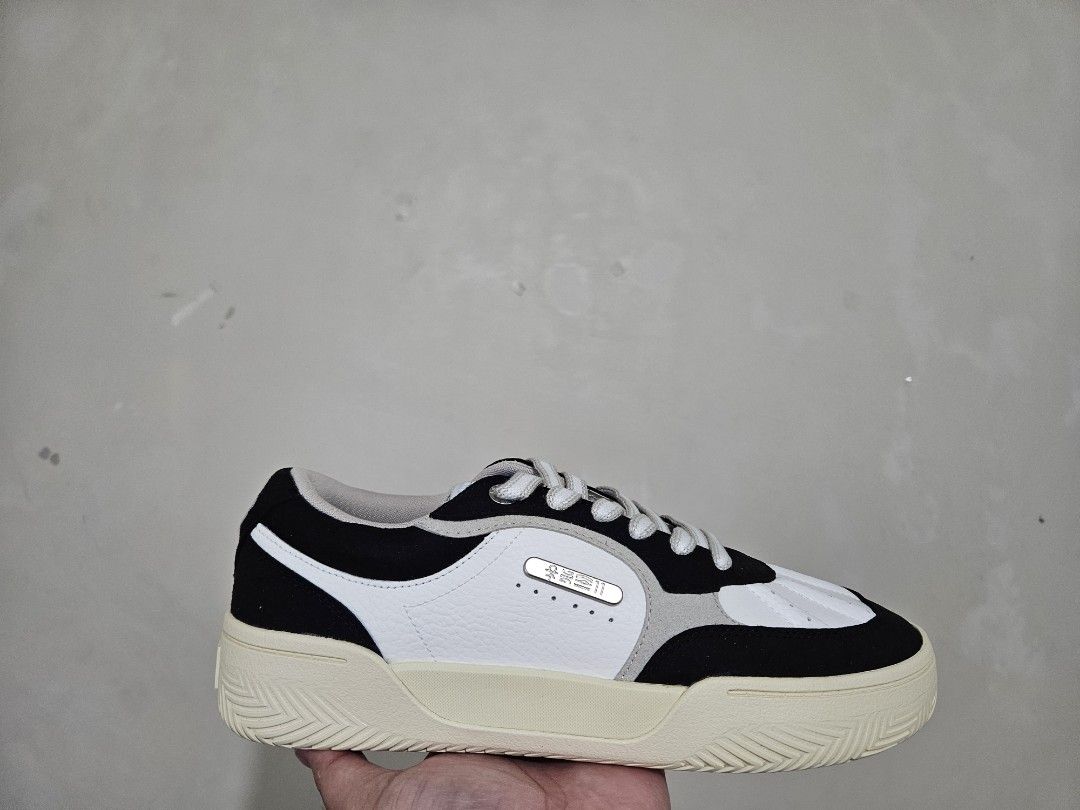 Anta Kai Hela Tribe US 10 (Category: Sneakers) located in Rodriguez. Submitted by dewamns (Listing ID 1362574221, Image 1). Description: brand new authentic!.