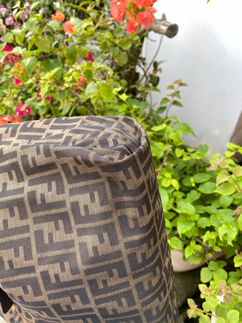 Authentic fendi (Category: Luxury Bags & Wallets) located in Mambajao. Submitted by ckali (Listing ID 1362483648, Image 3). Description: Authentic fendi hobo No major issue .