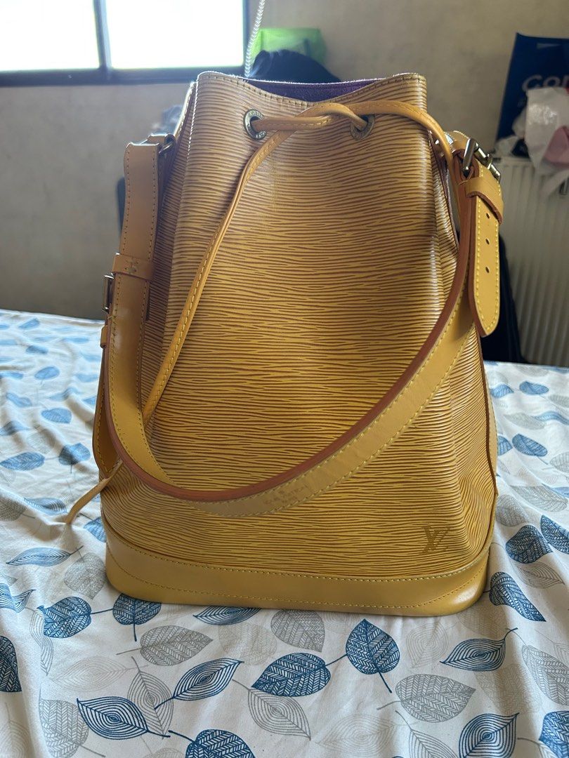 Authentic LV Noe Bucket Bag (Category: Luxury Bags & Wallets) located in Dinalupihan. Submitted by hydzsalva (Listing ID 1362522886, Image 1). Description: overall rank B, minimal sign of usage.
