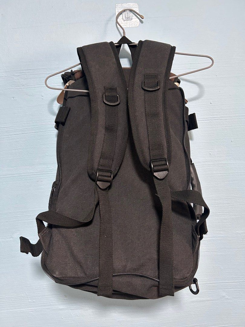 Backpack (Category: Backpacks) located in Singapore. Submitted by Beepboop (Listing ID 1362520938, Image 3). Description: .
