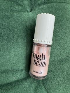 benefit high beam face contour highlighter