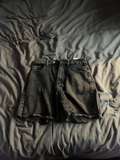 (Category: ) located in . Submitted by clearingclothesidontuse (Listing ID 1362528488, Image 1). Description: .