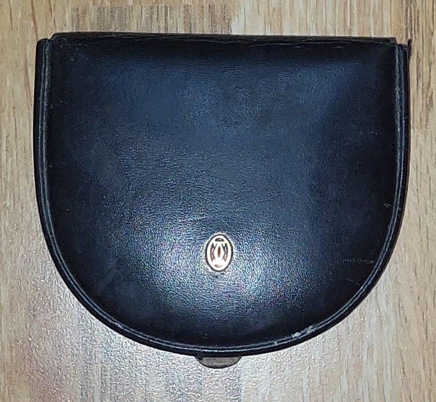 Cartier Coin purse (Category: Luxury Bags & Wallets) located in Puerto Princesa. Submitted by YeSurJOMS (Listing ID 1362632523, Image 1). Description: Cartier coin purse very good condition sign of usage.