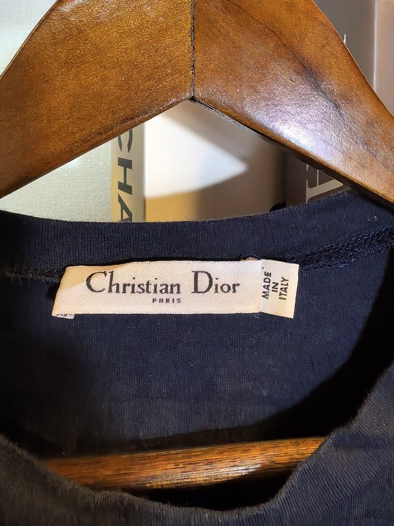 Christian dior tshirt (Category: Luxury Apparel) located in Baguio. Submitted by ashzachary (Listing ID 1362590600, Image 3). Description: Christian dior tshirt Condition :Excellent condition Color rate 10/10 Size : Medium Inches:W19. 5/L25.5 No issues Super ganda sa personal Pm. More details Good quality Plsss 📌No Bogus 📌No return MOP What you see is what you get PALAWAN, CEBUNA GCASH AND BDO Reminder😊 We're selling thrifted clothes so please